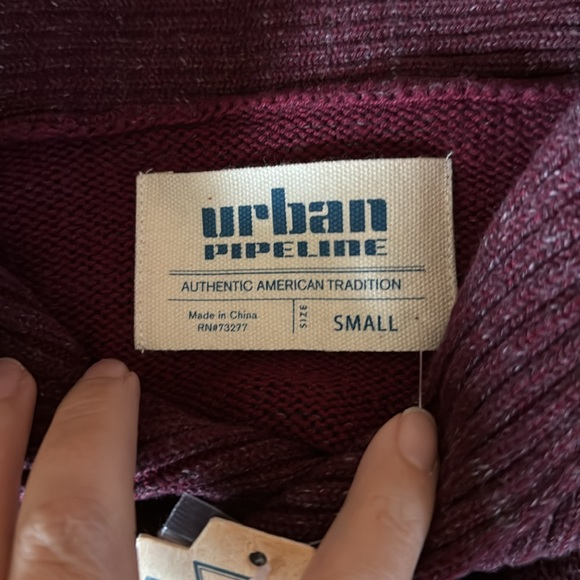 Urban pipeline maroon sweater - Picture 2 of 4